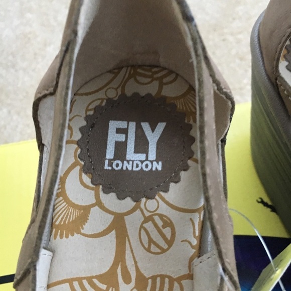 𝅺GENUINE Fly London sandals - Picture 4 of 8